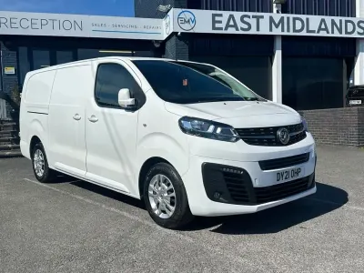 Second-hand Vauxhall Vivaro Sportive 100 CP (73 kW) 2021 Alb Monovolum