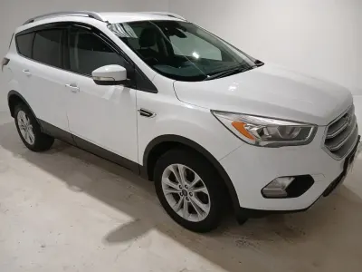 Używany Ford Kuga Titanium 120 KM (88 kW) 2017 Biały SUV