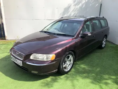 Used Volvo V70 SE 2006 Mauve/purple Estate