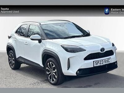 Usado Toyota Yaris Cross Design 113 HP (83 kW) 2023 Branco SUV