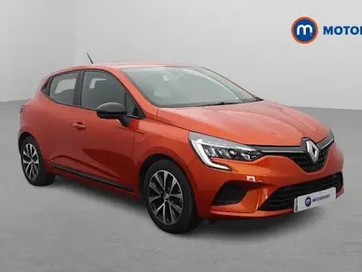 Used Renault Clio Evolution 145 HP (106 kW) 2023 Orange Hatchback