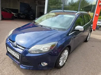 Begagnad Ford Focus Titanium 2013 Blå Kombi