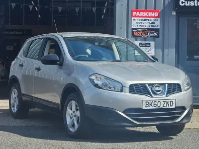 Używany Nissan Qashqai Visia 117 KM (86 kW) 2010 Srebrny SUV