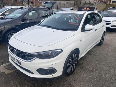Used Fiat Tipo Lounge 95 HP (69 kW) 2017 White Hatchback