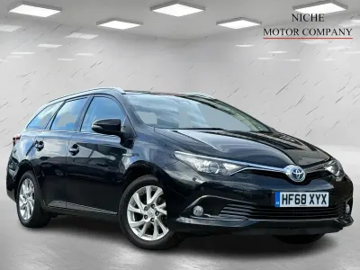 Used Toyota Auris Hybrid