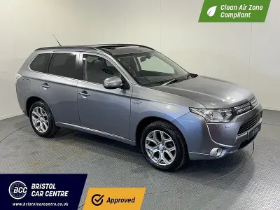 Begagnad Mitsubishi Outlander P-HEV 2015 Grå Kombi