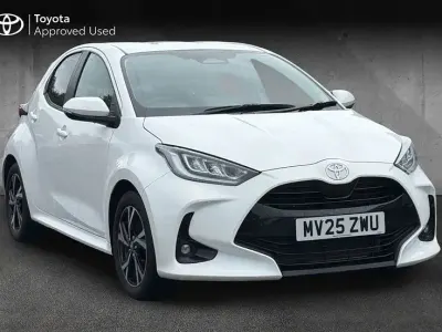 Used Toyota Yaris Design 116 HP (85 kW) 2025 White Hatchback