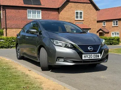 Gebraucht Nissan Leaf Tekna 110 kW (150 PS) 2020 Grau Kleinwagen