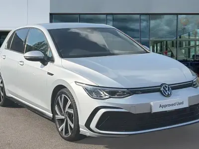 Second-hand VW Golf VIII R-line 130 CP (95 kW) 2022 Argintiu