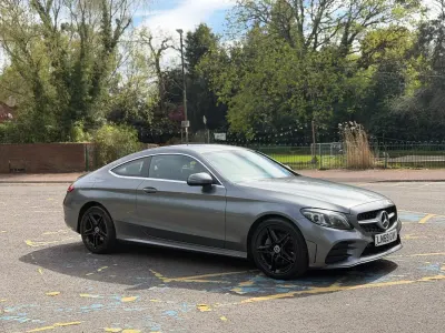 Używany Mercedes C220 AMG Line Premium 2019 Szary Coupe