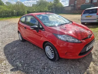 Used Ford Fiesta Studio 82 HP (60 kW) 2010 Red Hatchback