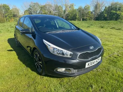 Usado Kia Ceed 128 HP (94 kW) 2014 Preto Citadino