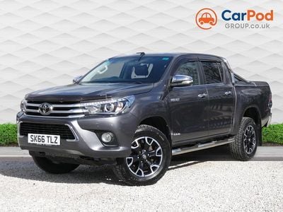 Used Toyota HiLux 150 HP (110 kW) 2016 Grey Pickup