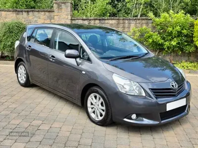 Used Toyota Verso 126 HP (92 kW) 2011 Grey MPV