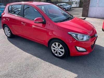 Used Hyundai i20 Active 85 HP (62 kW) 2013 Red Hatchback