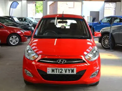 Usado Hyundai i10 Active 85 HP (62 kW) 2012 Vermelho Citadino