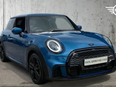 Usado Mini Cooper Hatch 134 HP (98 kW) 2023 Azul Citadino