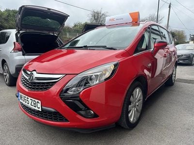 Used Vauxhall Zafira Tourer 140 HP (102 kW) 2015 Red MPV