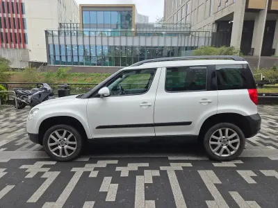 Usado Skoda Yeti Elegance 140 HP (102 kW) 2012 Branco SUV