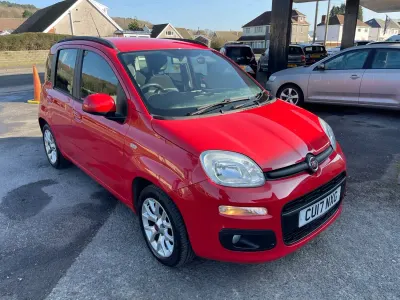 Usado Fiat Panda Lounge 69 HP (50 kW) 2017 Vermelho Citadino