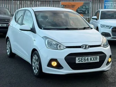 Used Hyundai i10 SE 66 HP (48 kW) 2015 White Hatchback