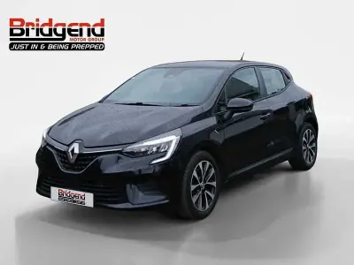 Used Renault Clio Iconic 90 HP (66 kW) 2021 Black Hatchback