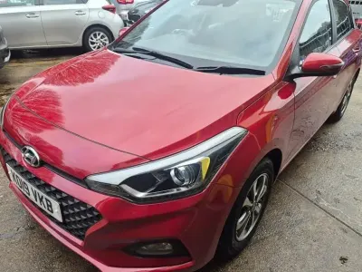 Używany Hyundai i20 SE 84 KM (61 kW) 2019 Czerwony Hatchback
