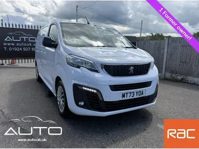 Used Peugeot Expert Premium 102 HP (75 kW) 2023 White Van