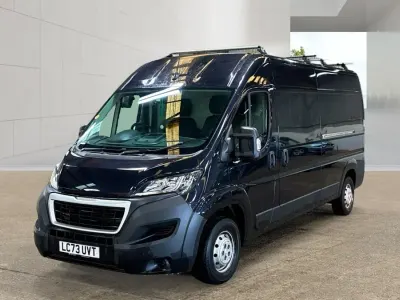 Używany Peugeot Boxer Premium 140 KM (102 kW) 2023 Szary Van