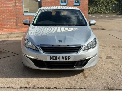 Begagnad Peugeot 308 Active 2014 Silver Halvkombi