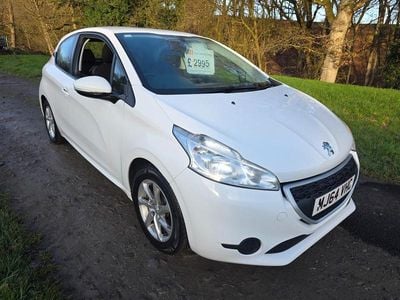 White Used 2014 Peugeot 208 Active Hatchback | £2,995 (Good price)