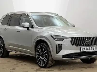 Używany Volvo XC90 Ultra 455 KM (334 kW) 2025 Srebrny SUV