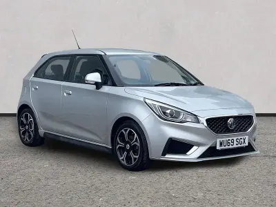 Usado MG MG3 Exclusive 106 CV (77 kW) 2019 Plateado Utilitario