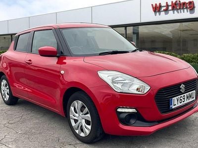 Used Suzuki Swift SZ3 90 HP (66 kW) 2020 Red Hatchback