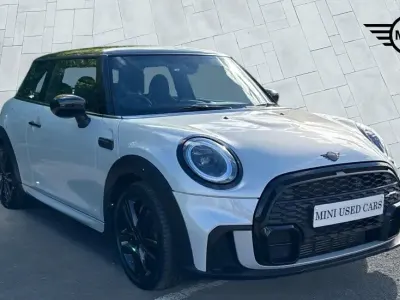 Używany Mini Cooper Hatch 134 KM (98 kW) 2022 Srebrny Hatchback