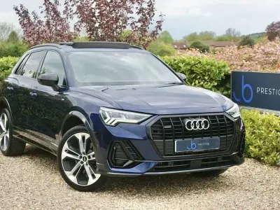 Używany Audi Q3 Advanced 200 KM (147 kW) 2021 Niebieski SUV