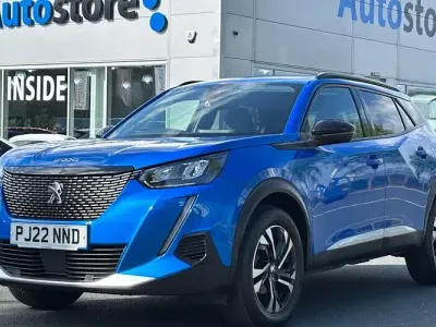 Używany Peugeot 2008 Allure Premium 101 KM (74 kW) 2022 SUV