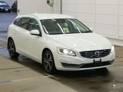 Usado Volvo V60 2014 Branco Carrinha