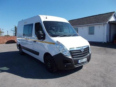 Begagnad Vauxhall Movano 130 HK (95 kW) 2019 Vit Minibuss