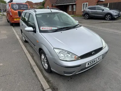 Używany Ford Focus 2005 Srebrny Kombi