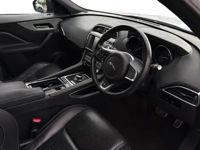 Używany Jaguar F-Pace R-Sport 180 KM (132 kW) 2018 Biały SUV
