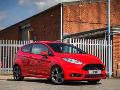 Red Used 2017 Ford Fiesta ST Hatchback | £9,995 (Fair price)
