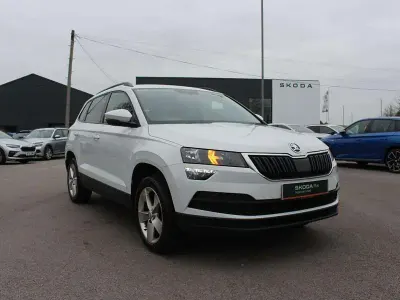 Usado Skoda Karoq SE 150 HP (110 kW) 2020 Branco SUV