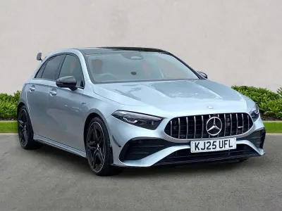 Usado Mercedes A35 AMG Premium Plus 306 HP (225 kW) 2025 Prateado Citadino