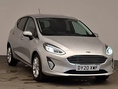 Begagnad Ford Fiesta Titanium 95 HK (69 kW) 2020 Silver Halvkombi