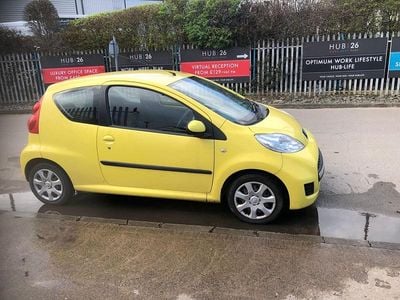 Used Peugeot 107 68 HP (50 kW) 2009 Yellow Hatchback