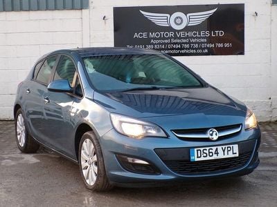 Blue Used 2014 Vauxhall Astra Design Edition Hatchback | £1,295 (A bit pricey)