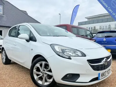 Used Vauxhall Corsa 75 HP (55 kW) 2017 White Hatchback