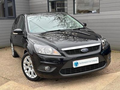 Used Ford Focus Zetec 123 HP (90 kW) 2010 Black Hatchback