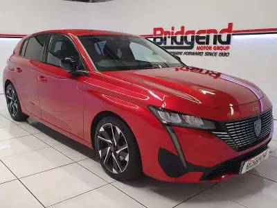 Used Peugeot 308 Allure Premium 130 HP (95 kW) 2022 Red Hatchback